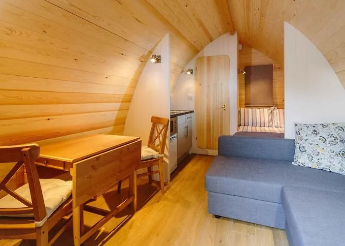 Poppy Glamping Pod